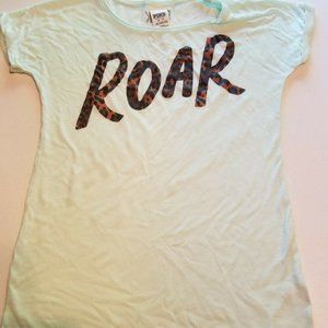 XS Victoria Secret PINK Tee Animal Print "ROAR"